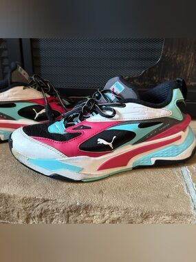 Puma “Tie-Dye / Lightsense” Sneakers Girls Youth Size 5.5